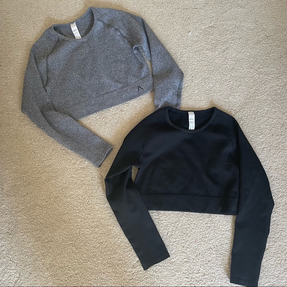 FLASH SALE 🪩 x2 ACTA long sleeves